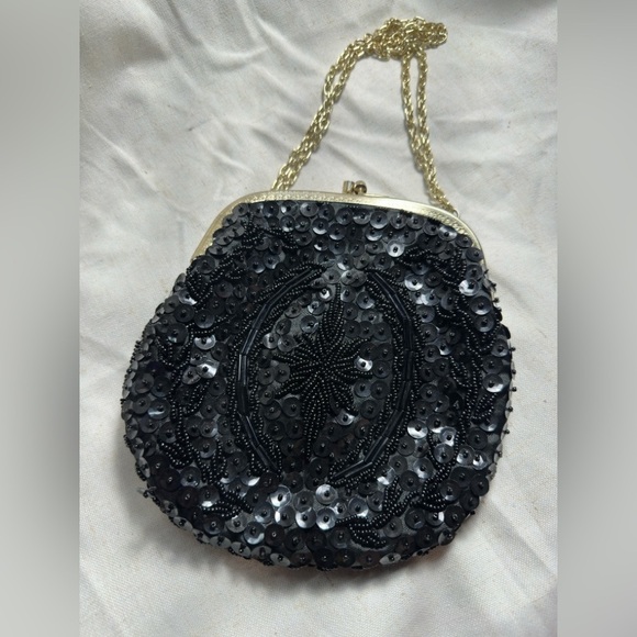 Vintage Elegant Beaded Sequins Black Clutch Bag with Gold Chain Made In HongKong - Picture 6 of 12